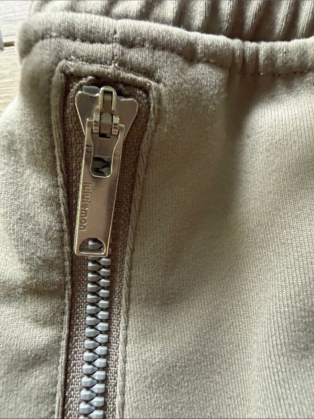 lululemon Define Mid-Rise Track Pant - Picture 8 of 15